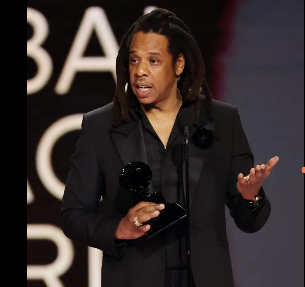 RedMedia_us's tweet image. Jay-Z's NET WORTH has increased by $200M in 2026 bringing his total net worth to a whooping $2.8B in the middle of a massive hate train. 

He remains the richest musician in the world.