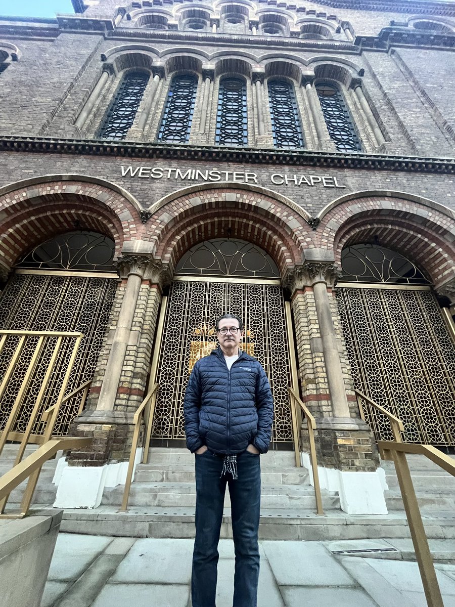 The church were notable pastors like G. Campbell Morgan and and Martyn Loyd Jones pastored.