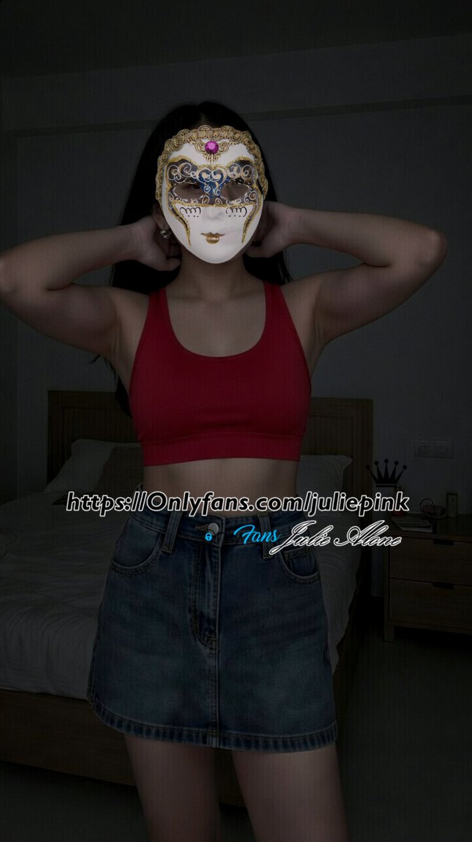 Julie Alone tweet media