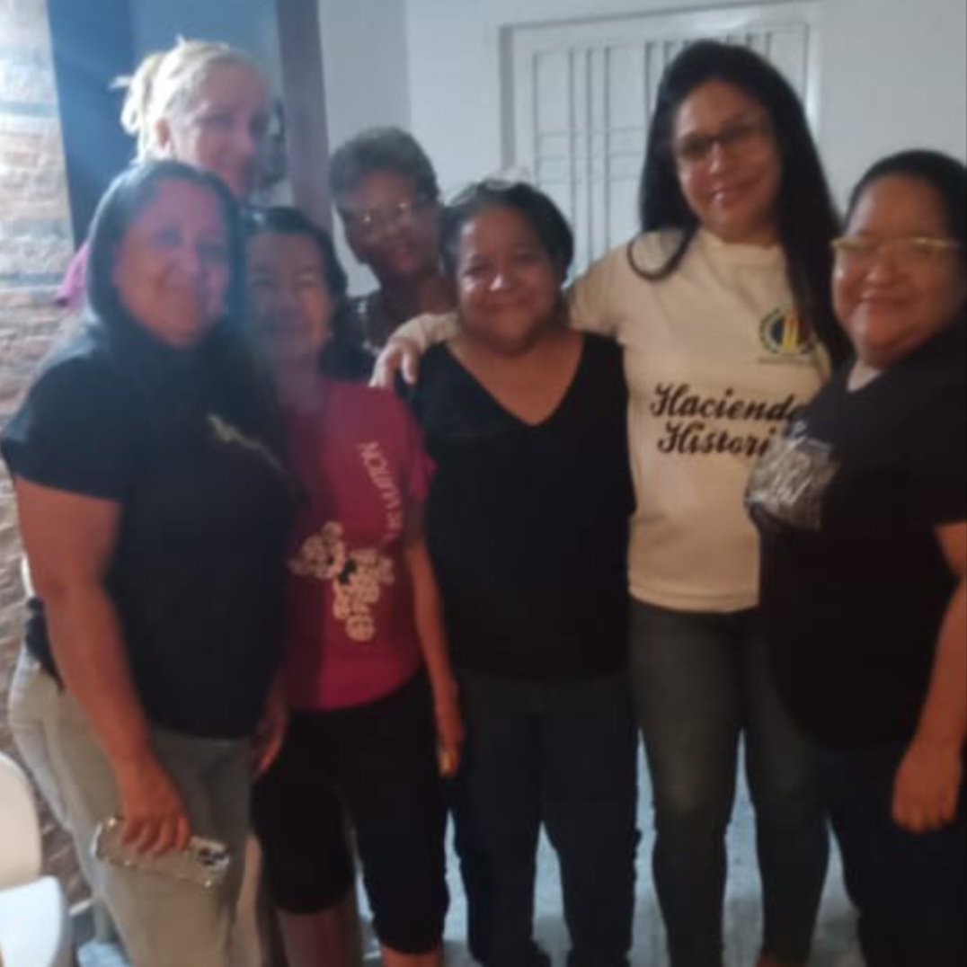 Hoy desde Cabimas las mujeres de Acción Democrática en Resistencia interactuando firmes en el Activismo Político y la lucha por la Libertad y la Democracia en Venezuela.
<a href="/ADOrganizacion_/">AD Organización Nacional</a> <a href="/ADZulia_Oficial/">ADZulia_Oficial</a> 
<a href="/hramosallup/">Henry Ramos Allup</a> 
<a href="/PieroMaroun/">Piero Maroun</a> 
<a href="/OneidaGuaipe/">Oneida Guaipe</a> 
<a href="/luismatheusad/">Luis  Matheus Rivas</a> 
<a href="/ElenaValencia1/">Elena Valencia</a>