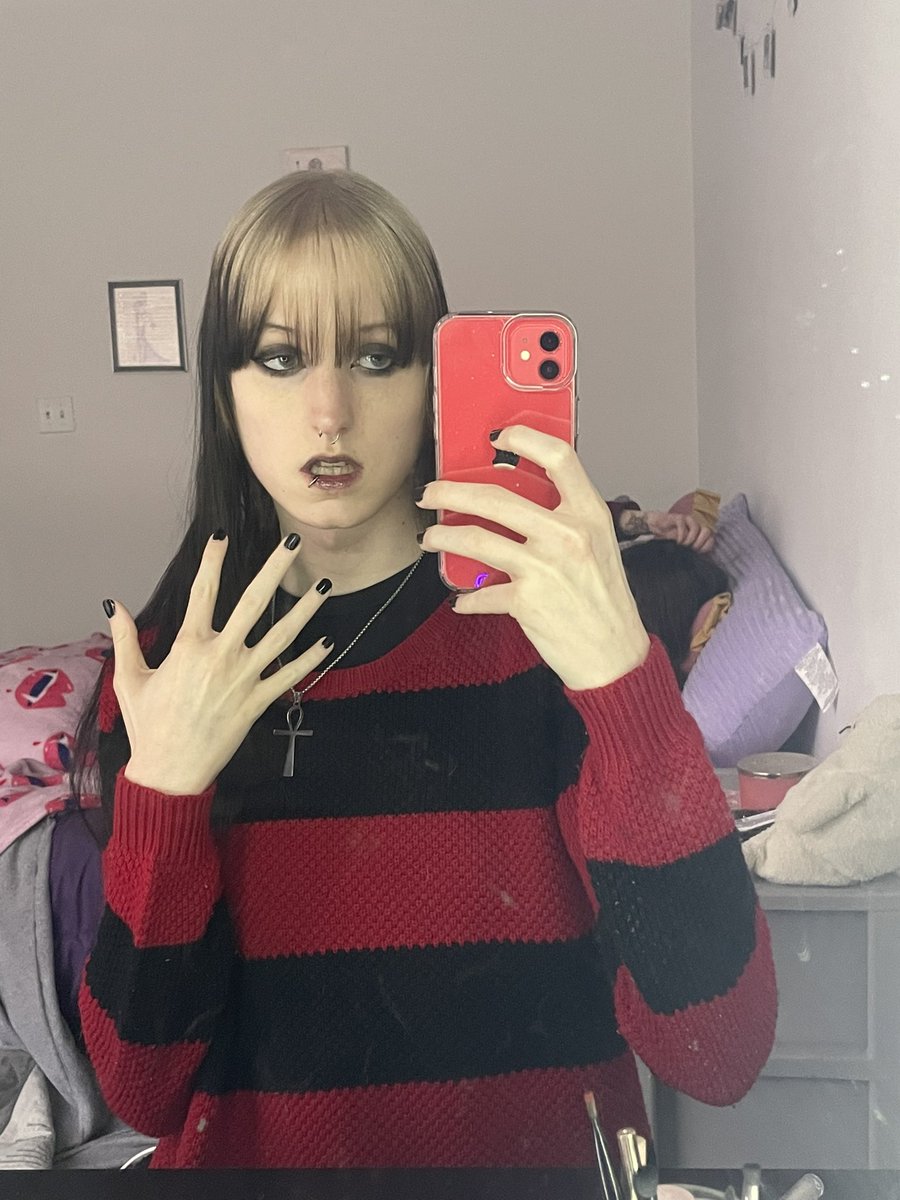 lain🧛🏻♀️ tweet media