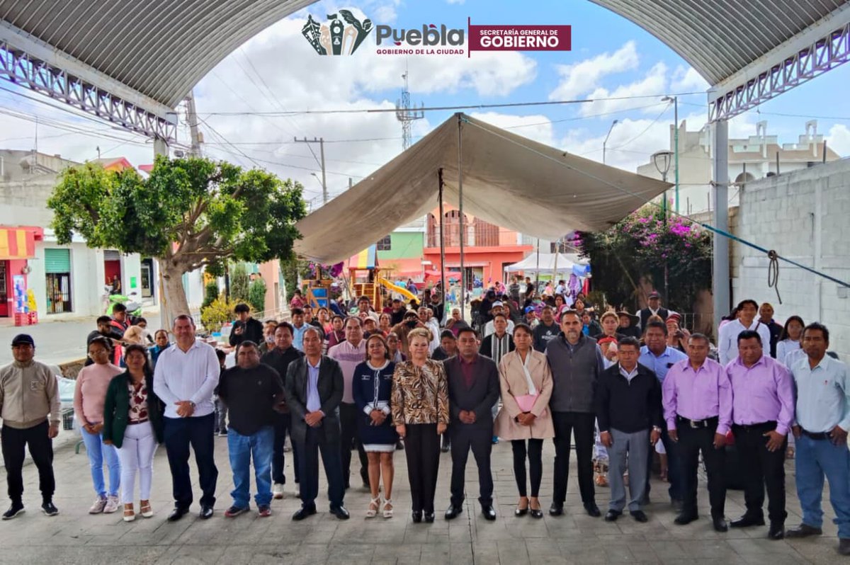 La subsecretaria de Desarrollo Político, <a href="/MerloIsabel/">Isabel Merlo</a>, en representación del presidente municipal <a href="/pepechedrauimx/">Pepe Chedraui 🇲🇽</a> y del secretario General de Gobierno, <a href="/FrancoR01/">Franco Rodríguez</a>, asistió al 1er Informe de actividades del presidente auxiliar de La Resurrección, Floriberto Zapotitla Potrero.