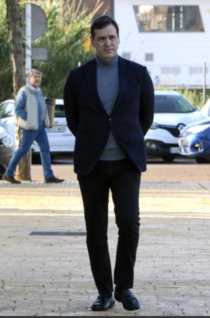 No sabía donde trabajaba y ahora no sabe donde está su casa.
Si lo ves, llama a la policía.