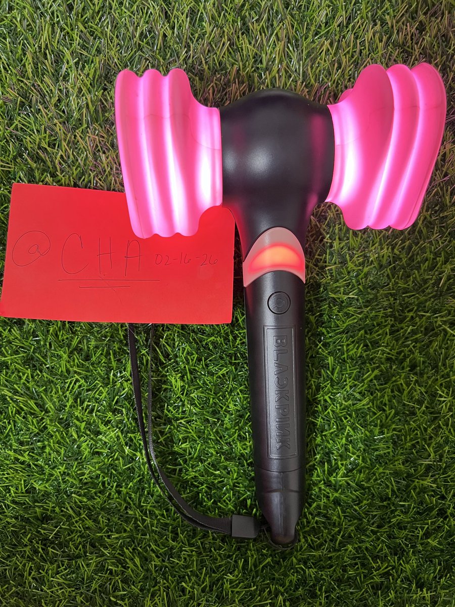 hakumata__'s tweet photo. WTS LFB 🇵🇭

Blackpink Lightstick (onhand) 
V1 - 500
V2 Limited Ed. (w/ stand) - 1700
V2 Special Ed. - 1000
RFS: Quitting sale
📍Cabuyao Laguna
#BLACKPINK #Lisa #JENNIE #JISOO  #ROSÉ #DEADLINE https://t.co/WGybeqqjZq
