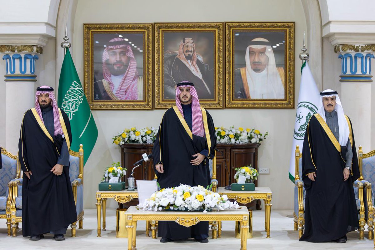 AljoufSA's tweet photo. سمو أمير #منطقة_الجوف يشهد اللقاء الـ66 من "#ليالي_الجوف"، ويدشّن “برامج الخير” لأوقاف الشيخ صالح الراجحي لعام 2026م.

https://t.co/Ch3Gye4X3a