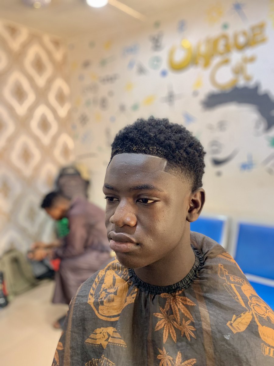Unique_Cutzz's tweet photo. Nice arranged Taper Fade 
(Jude Bellingham hairstyle )💇💈✅
#hairstyle
#taperfade
#Judebellingham 

https://t.co/8q1Xm8Te85

Thanks so much as you’re following 🫰🙏 https://t.co/H8p5SVaS5P