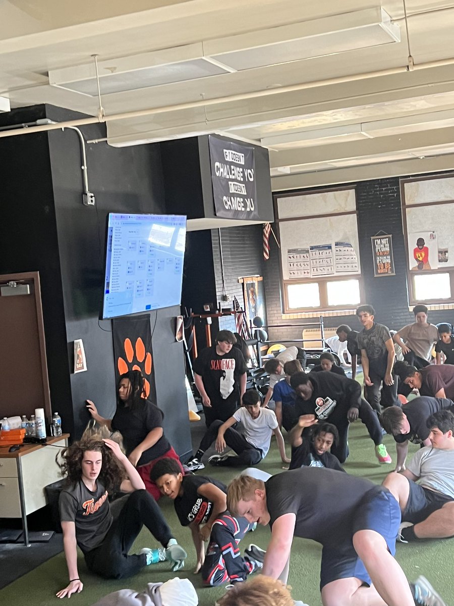 tigers15010's tweet photo. Not a better problem to have than full gym. 🐅🐅🐅 https://t.co/0b5ZZQSJJ8