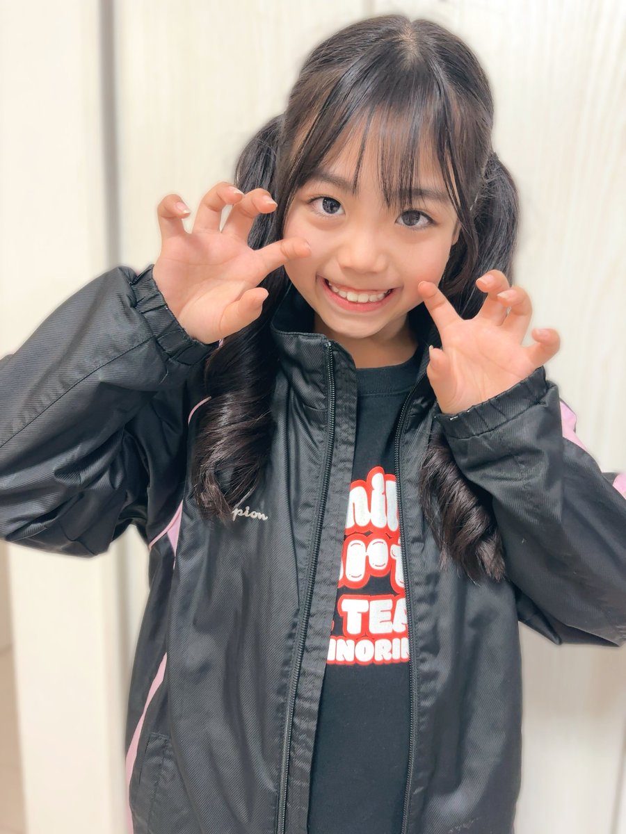 DP_JYURI819's tweet image. おはじゅりす🐿️♥️
昨日の給食、ポテトなかった…ぴえん🥺
朝から雨だね☂️
傘しっかりさして、ぬれないように登校するね🏫

行ってきます😊
みんなも気をつけて行ってらっしゃい💕
#DIANNAプロジェクト練習生 #名古屋アイドル #JS4 #樹璃