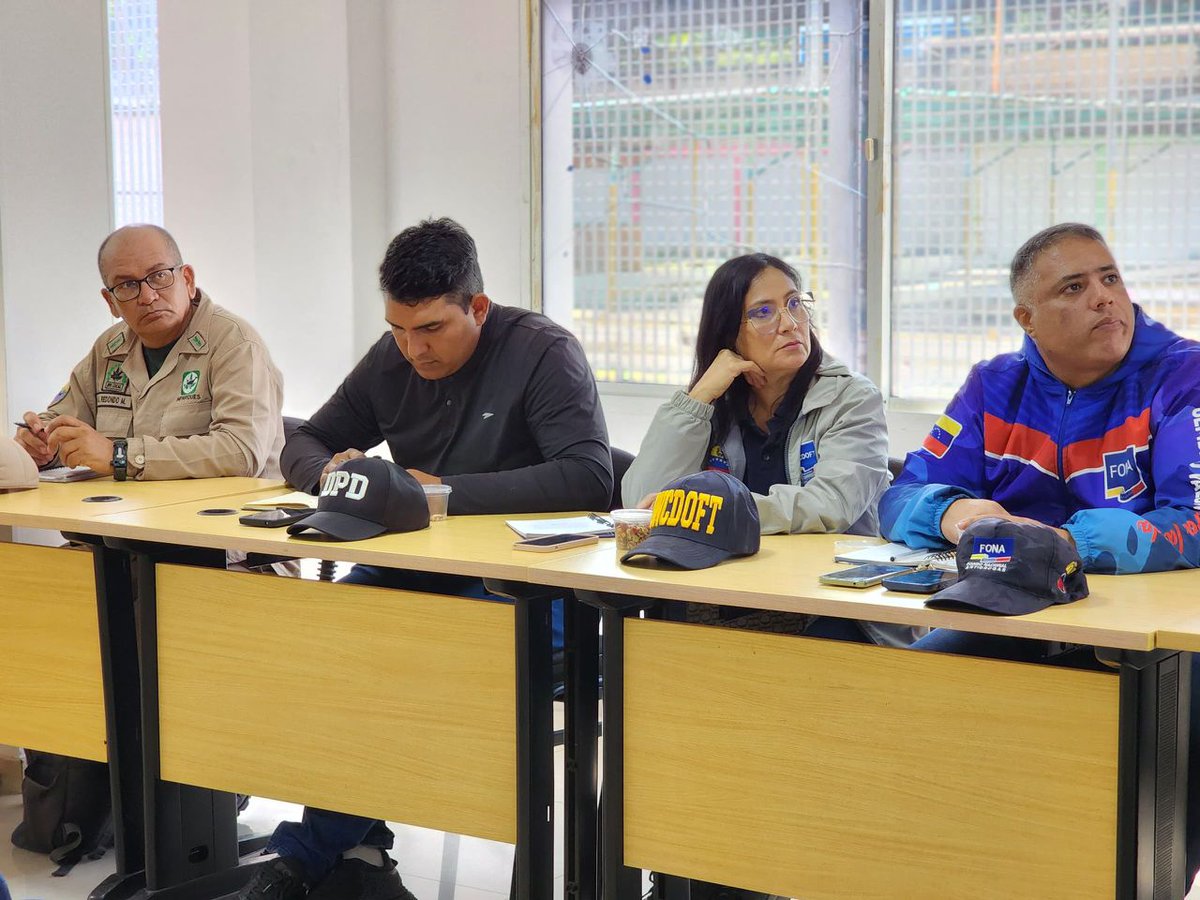 Fona Anzoátegui desde el Instituto de Capacitación Municipal en el municipio Sotillo, participó en mesa de seguridad del estado, donde se analizaron las incidencias y se planificaron estrategias en pro de seguir garantizando la seguridad, protección y paz de nuestro pueblo.