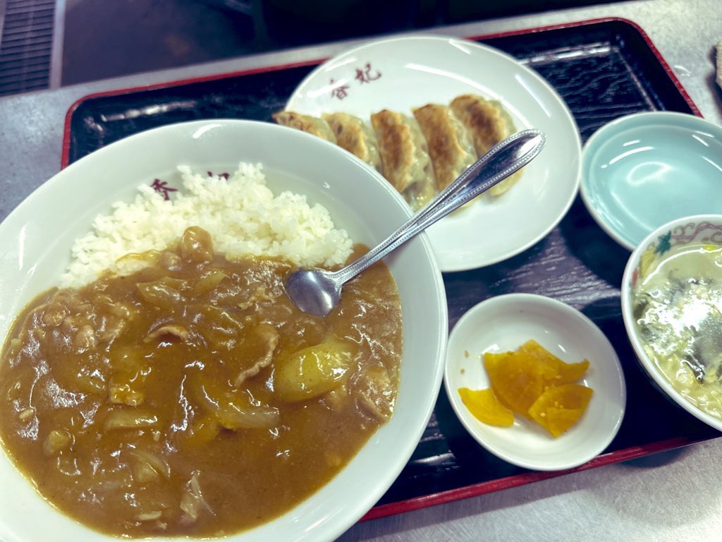 おはようございます😃 雨ですが頑張って営業します🈺 お越しの際は足元