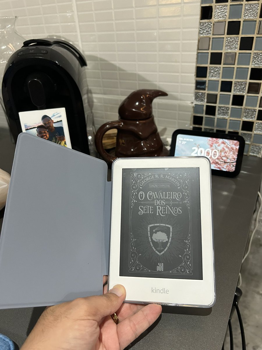 Elvis_oliveiras's tweet photo. Meu Kindle de capinha nova após 4 anos com a mesma!!!
#kindle #KindleUnlimited #KINDLEWEEK #kindlebooks #leitor https://t.co/pQ2Of8b6id