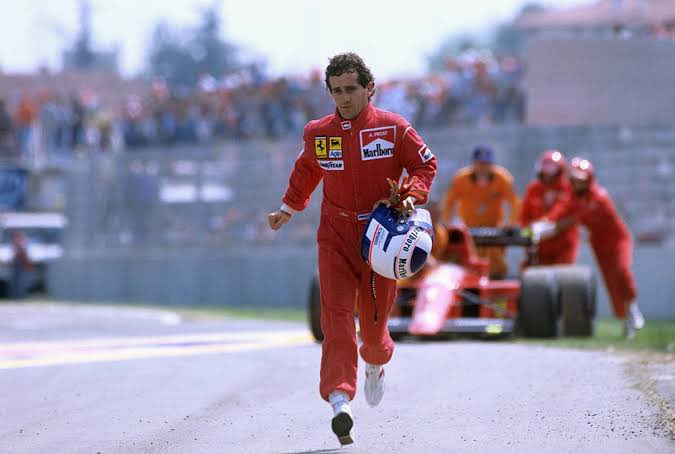 Todavía es hora de felicitar a uno de los pilotos por los que comencé a amar la <a href="/F1/">Formula 1</a>…

Joyeux anniversaire <a href="/Prost_official/">Alain Prost</a> 

Que tengas un cumpleaños digno de un cuatro veces campeón mundial, ganador de 51 Grandes Premios, 106 podiums, 33 Poles y 41 vueltas rápidas.