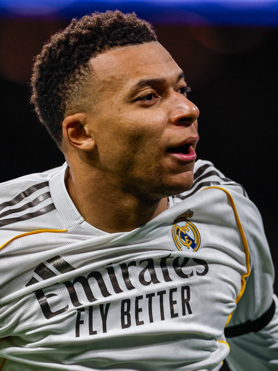 MadridUniversal's tweet photo. 🚨 We have to wait until tomorrow to know more about Kylian Mbappé. He trained at a slower pace on Tuesday. 

Tomorrow there will be a meeting between him and Arbeloa to decide whether he plays or not.

— @tjcope https://t.co/NhzBsqASa3