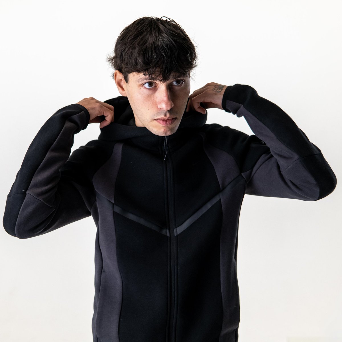 Henri Bleu tweet media