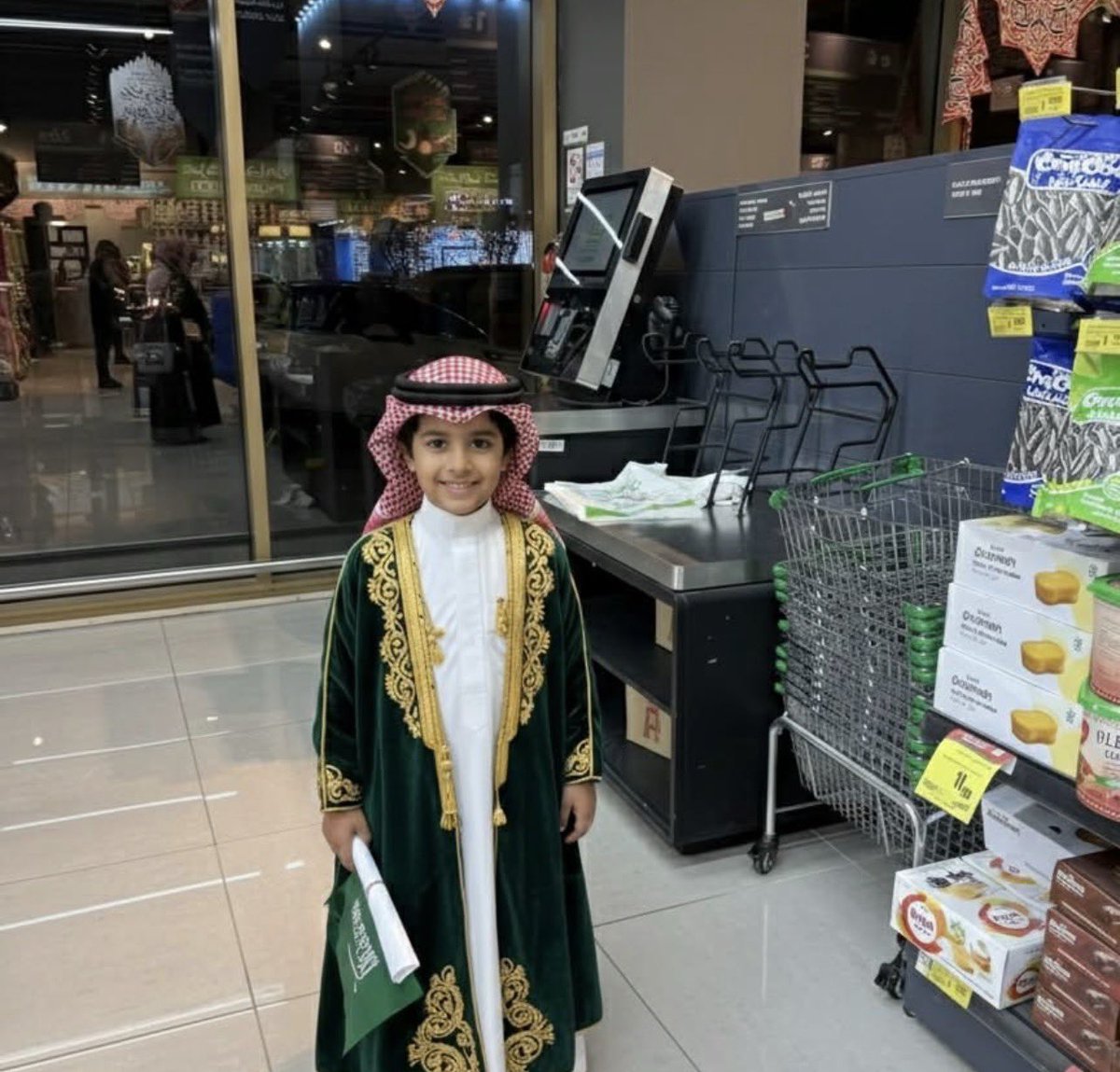Sara97267341's tweet photo. @OthaimMarkets #أسواق_العثيم
#يوم_التأسيس
#أسواق_العثيم
@othaimmarkets https://t.co/308r1uHTGm