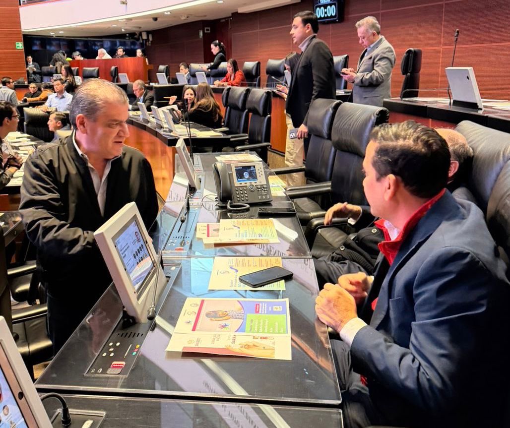 🪖En el Senado de la República, honramos la memoria de quienes al servicio de la nación, entregaron su vida, y reconocimos, la actuación de las Fuerzas Armadas, durante el operativo del pasado 22 de febrero. 

 1/2