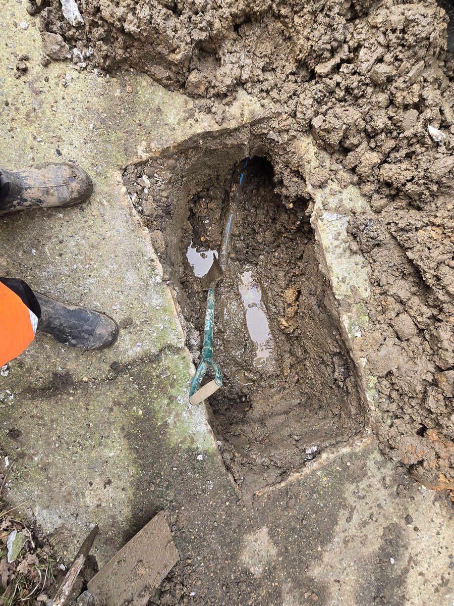 IGMPlumbing's tweet photo. Mission accomplished at St Albans Golf Course. We located and repaired three hidden underground leaks using specialist detection gear. Full system pressure is restored with zero water wastage. Fast, precise, and professional. #LeakDetection #StAlbans

📞 Phone: 01582 831120 https://t.co/xdZUruLo8p