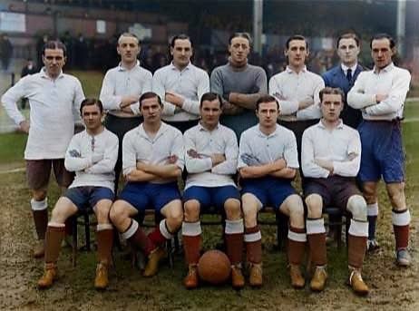 Tottenham Hotspur in 1915. No advertising or even a cockerel