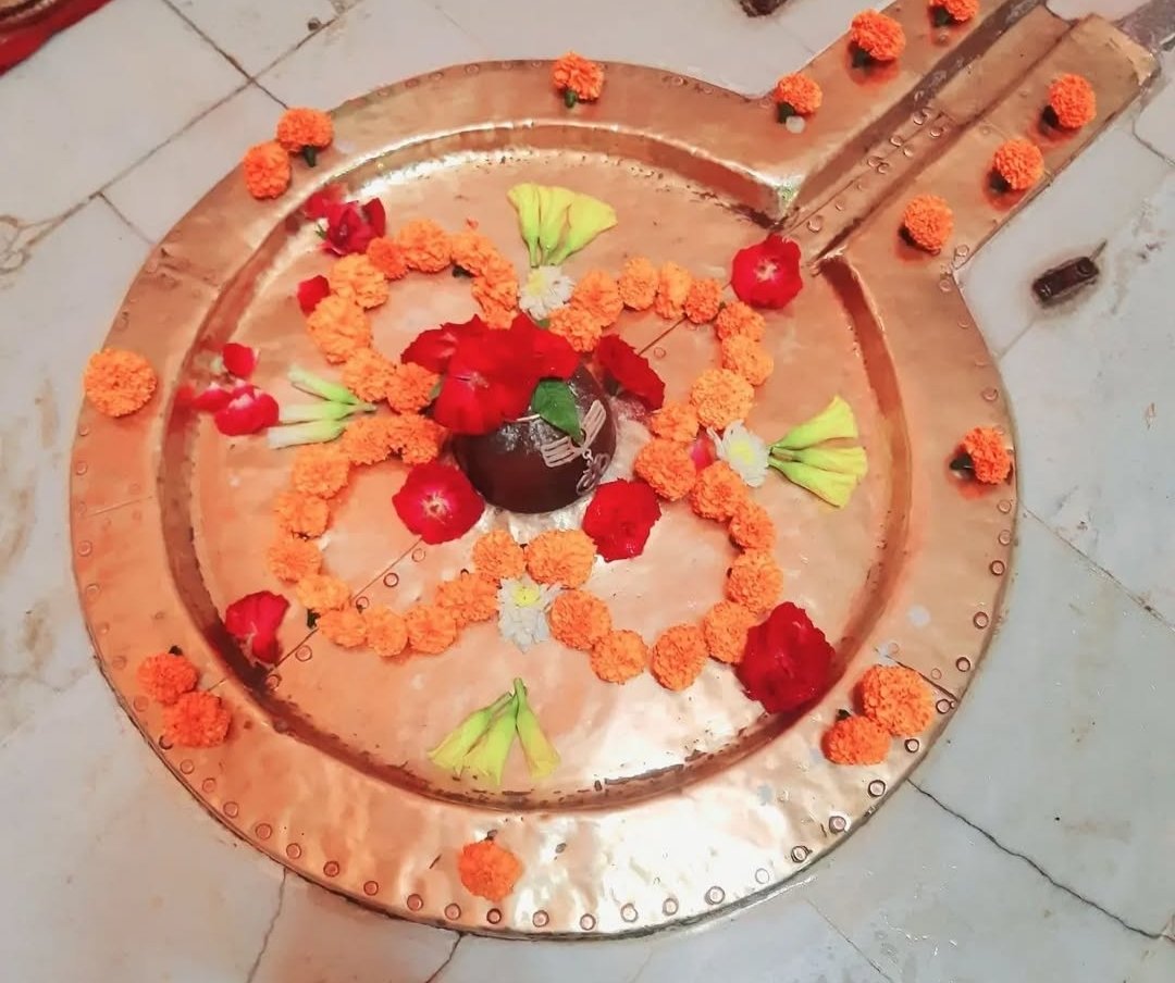 आप बात शिव की करते हो
मैं तो बात ही शिव से करती हूं 🤍😌🤌🏻