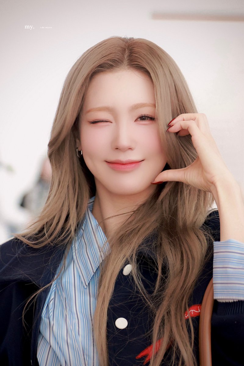 970131my's tweet photo. 260225 💚🩵

너무 예뿌다💕

#아이들 #idle                       
#미연 #MIYEON https://t.co/ZQgesT08Hj