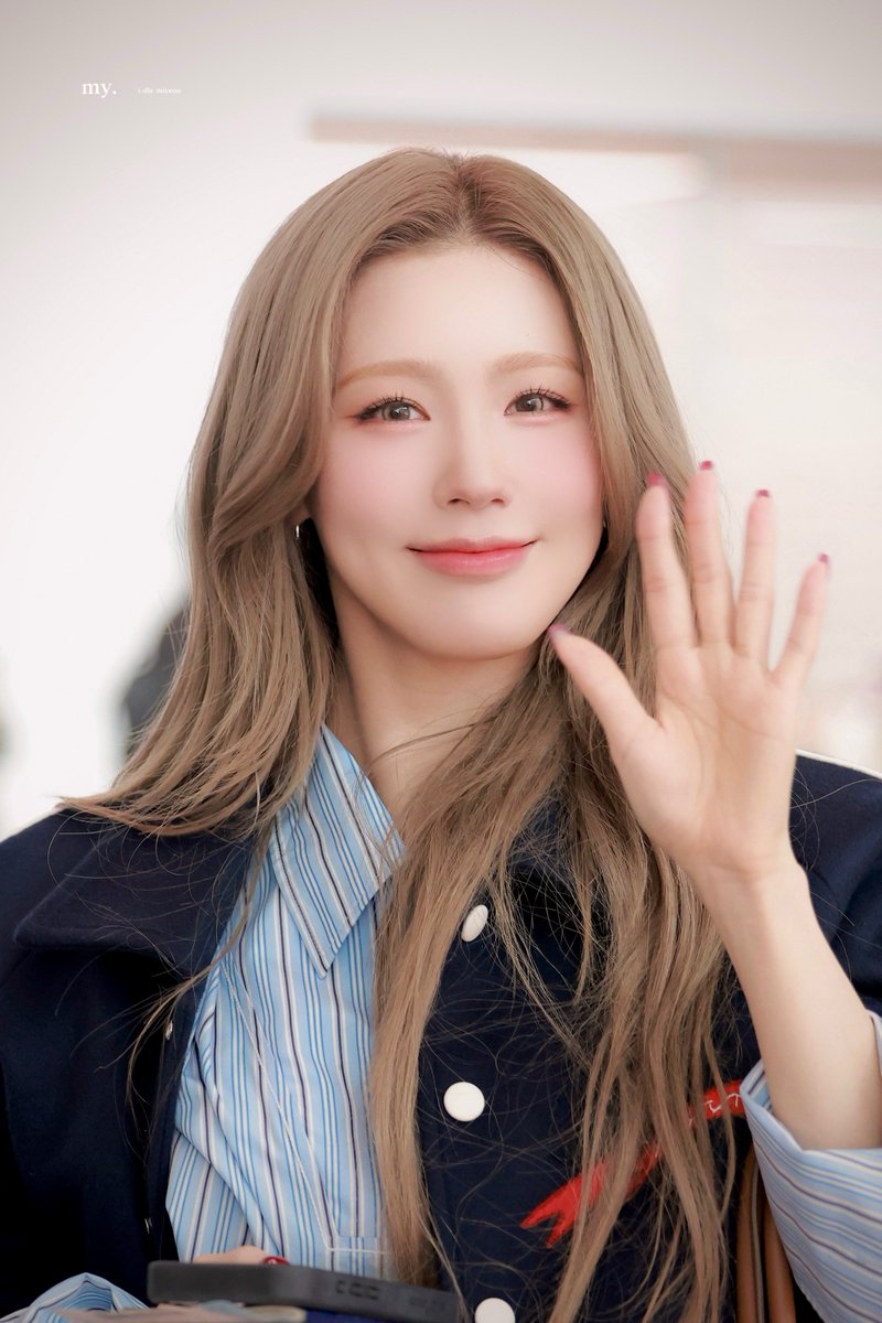 970131my's tweet photo. 260225 💚🩵

너무 예뿌다💕

#아이들 #idle                       
#미연 #MIYEON https://t.co/ZQgesT08Hj