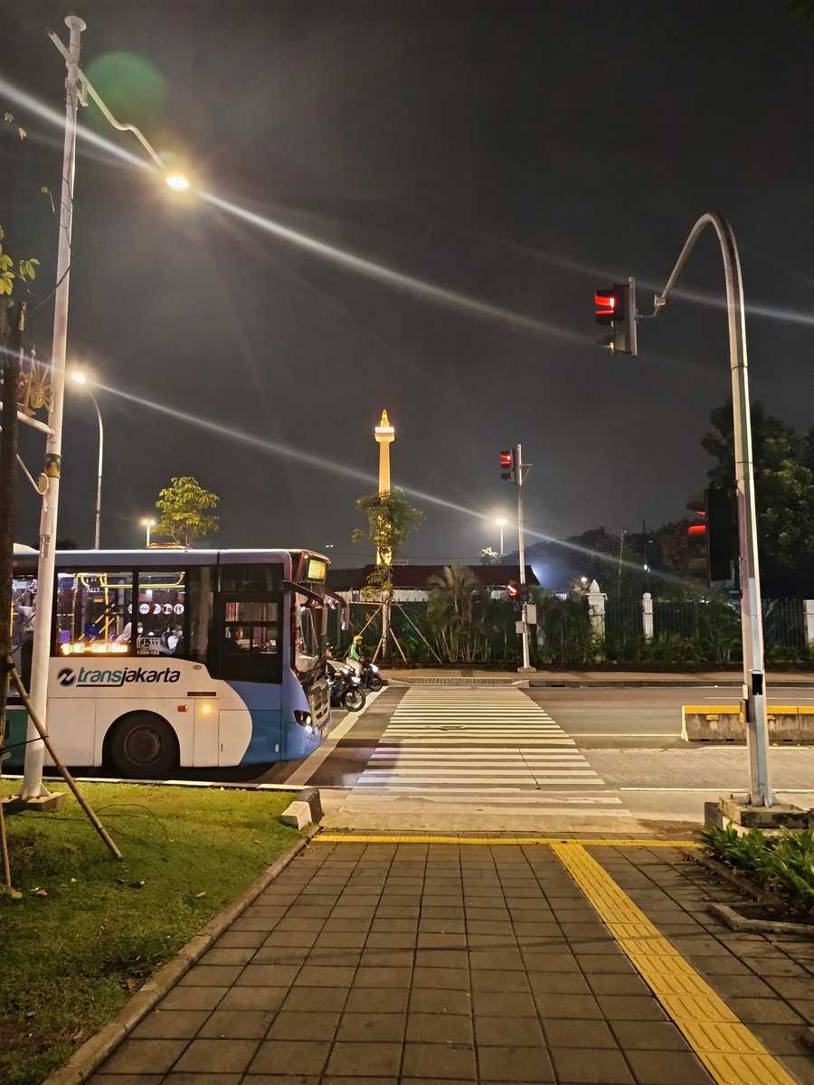 Ketika kamu di Monas, Bundaran HI dan ngefoto random. 

📸 Redmi Note 13

Yg punya lainnya, monggo ditambahkan.