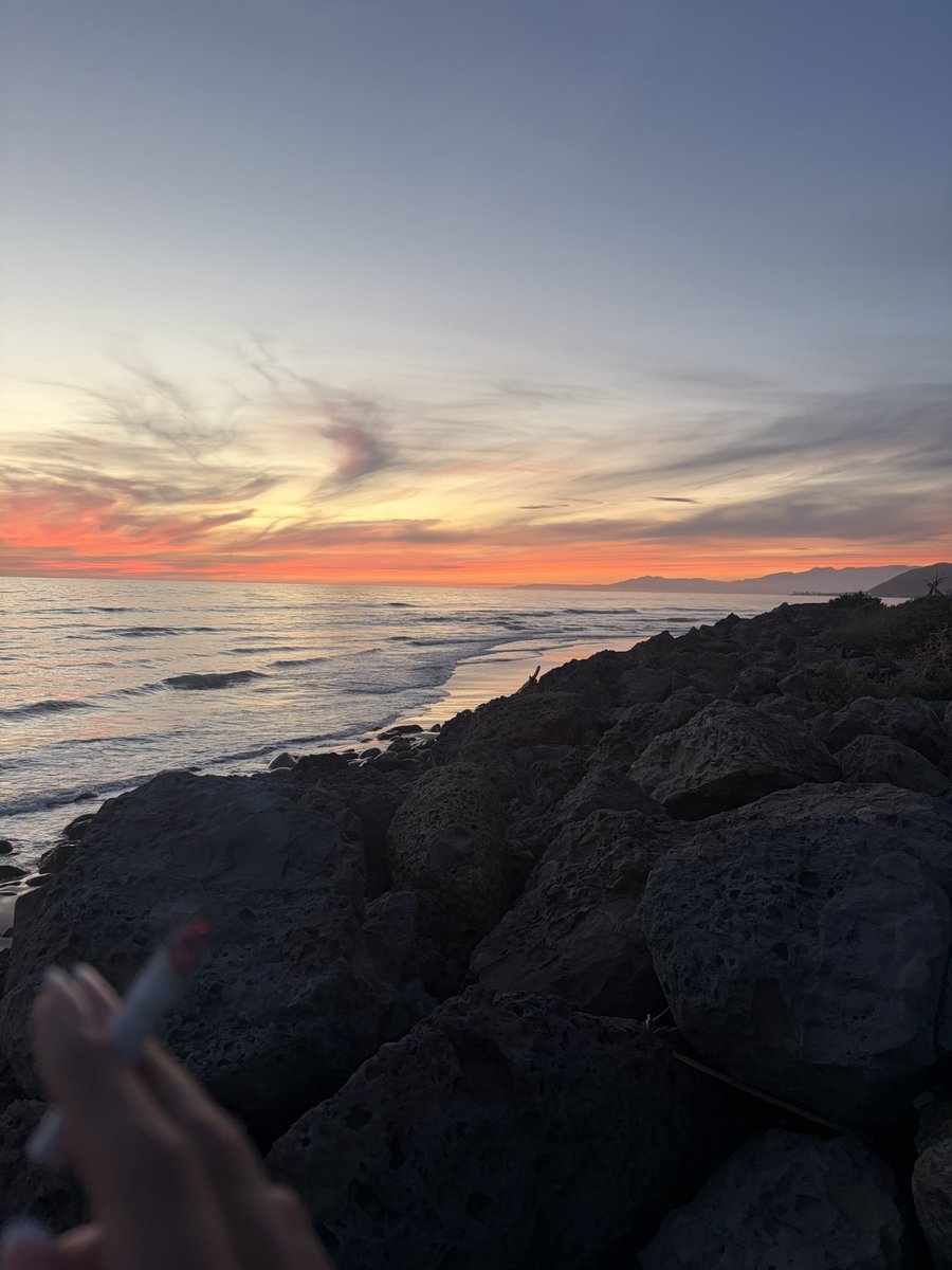 dedkitee's tweet photo. woke up in heaven https://t.co/C2cMTt8E1P