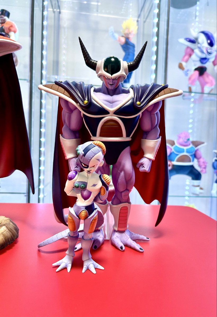 コルド大王&メカフリーザ。 サイズと塗装が好みのアライズ版、顔が好み