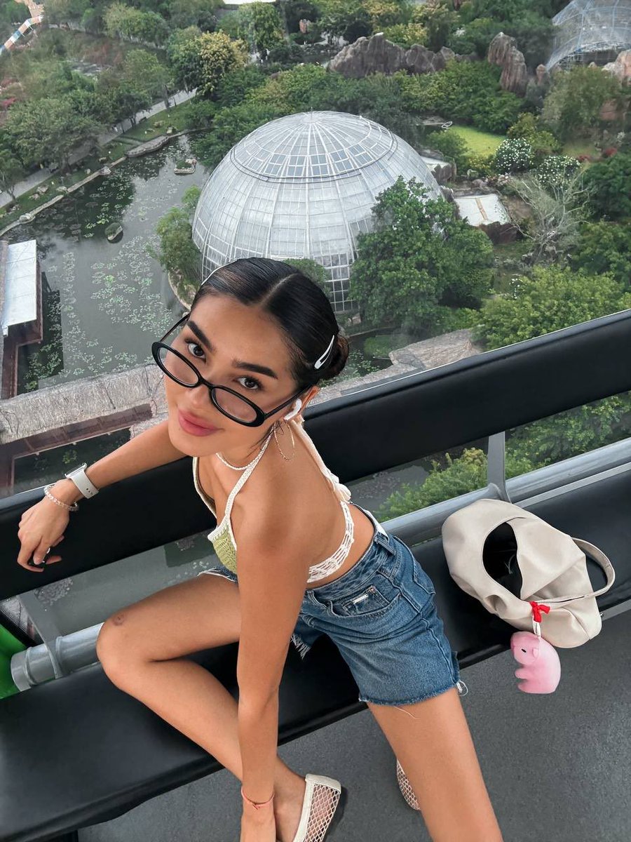 Goddess Mia tweet media