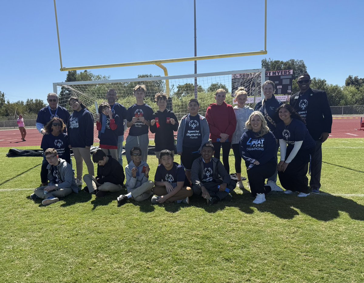 Three Oaks Middle tweet media