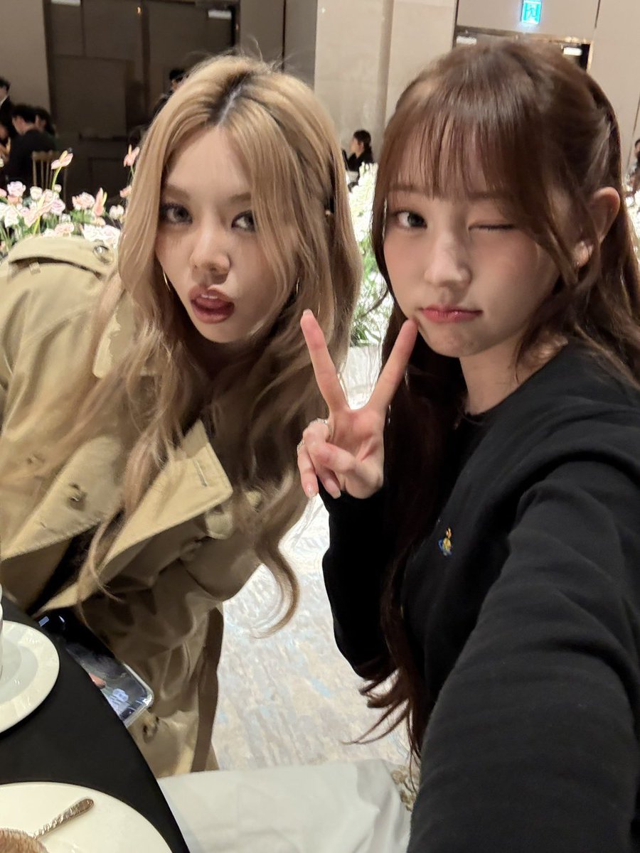 Youngseo France tweet media