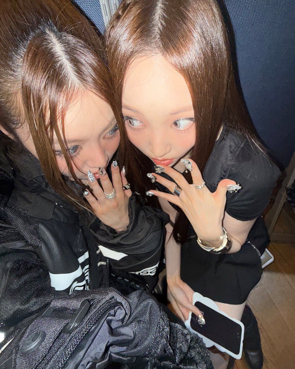 Youngseo France tweet media