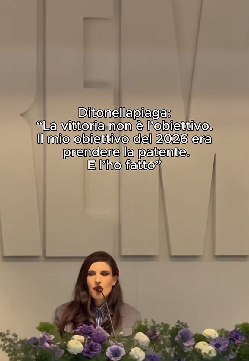 TranneZitte's tweet photo. CHE REGINA👑👑 https://t.co/ywdJs7F3Cl