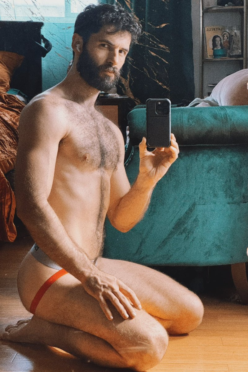 Logan Six tweet media