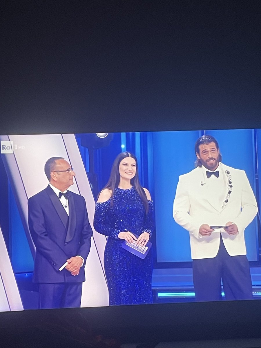 AlyPau's tweet photo. VAI E SORRIDI❤️

Sei davvero splendida! @LauraPausini https://t.co/1QWue1K5XR