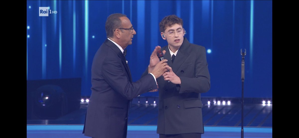 navahw's tweet image. Technical difficulties, and this 12yo child handled it like a pro! #Sanremo2026