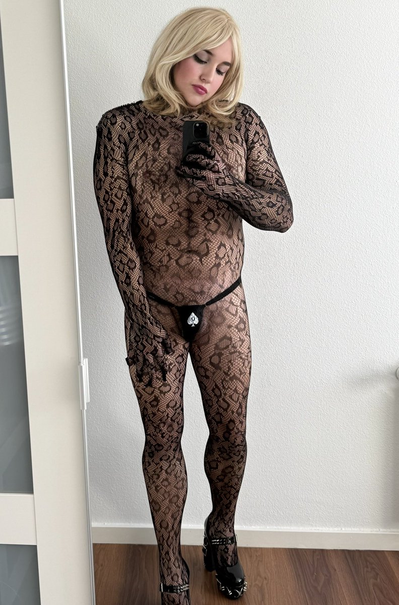 Sissy Maria tweet media