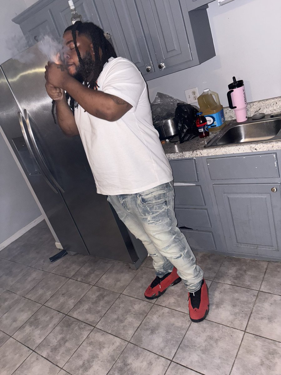 trebluee's tweet photo. 👹👐🏾 https://t.co/Po5bNpRF4I