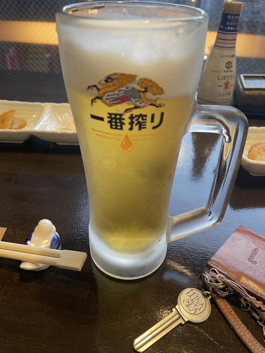 takechiri's tweet photo. 一昨日ですが献杯を。

妻がファンそのバンドのファンなのでショックを受けておりましたので…
闘病中とはいえお元気そうだっので訃報には驚きました… https://t.co/mGtPqhEMYF