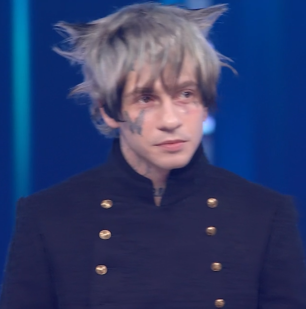 gabbanisgorilla's tweet photo. carlo conti bisessuale e chiello catboy furry #sanremo2026 https://t.co/jo8hvAaCJp