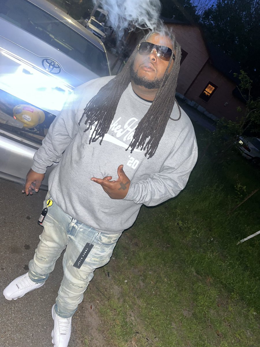 trebluee's tweet photo. 🦍☑️ https://t.co/DzlxgWWLIF