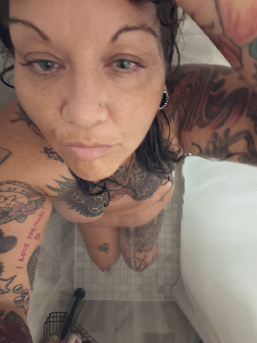 snarkycxnt's tweet photo. Who needs filters?! https://t.co/YKT2VBPbYQ