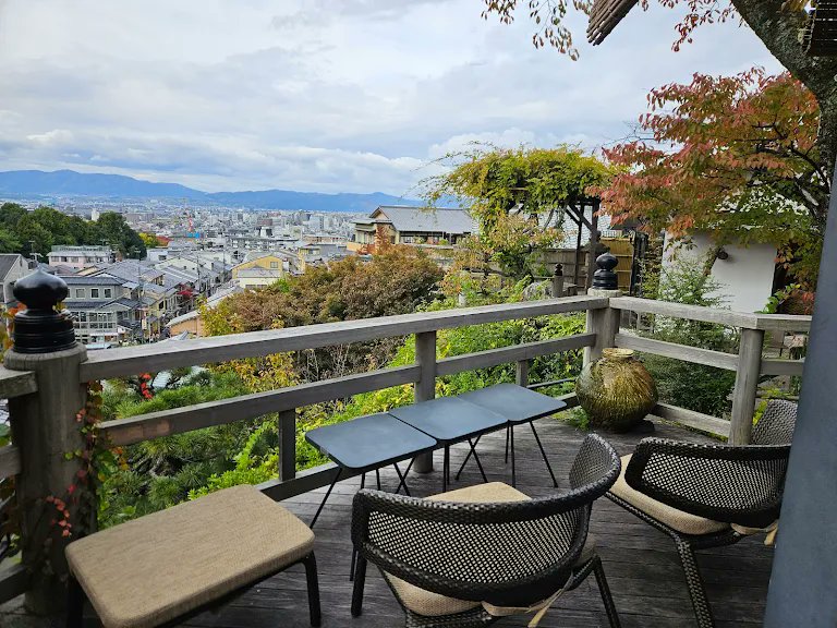 kenanhan's tweet photo. 오토와사료 (청수사 근처 카페 겸 식당)
音羽茶寮
Otowa Saryo (restaurant and teahouse near Kyoto's Kiyomizu-dera Temple)

#ILLIT #아일릿 #アイリット  #ILLIT聖地 https://t.co/Bd7Ja45EBp