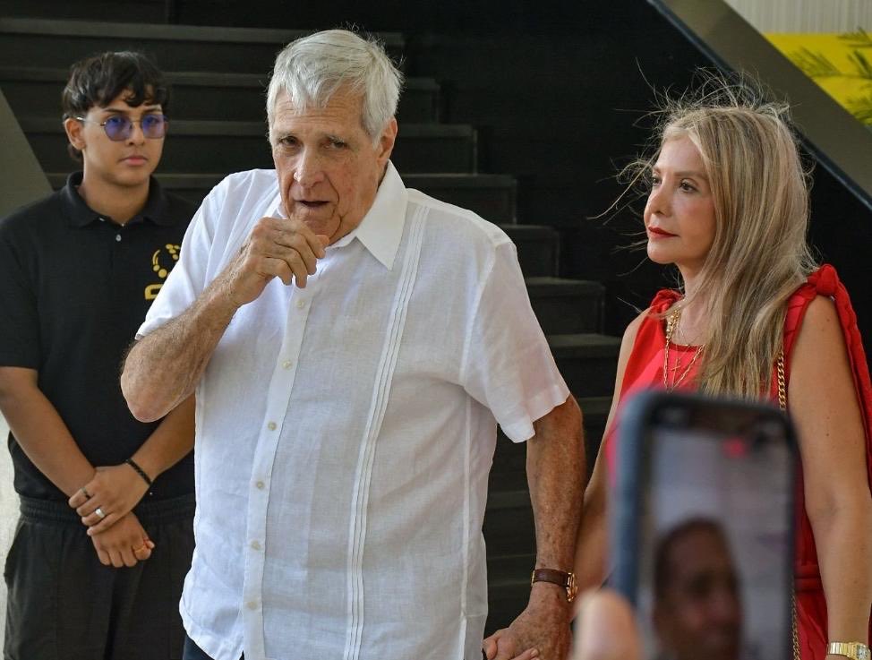 Eduardo Dávila, máximo accionista del U. Magdalena, condenado en 2012 a 34 años de prisión por el homicidio de su primera esposa Carmen Vergara, ‘invitado especial’ a la presentación del hotel de la Federación Colombiana de Fútbol en Barranquilla.
📸: <a href="/gutierrezfoto/">Jeisson Gutiérrez</a> <a href="/DeportesEH/">Deportes El Heraldo</a>