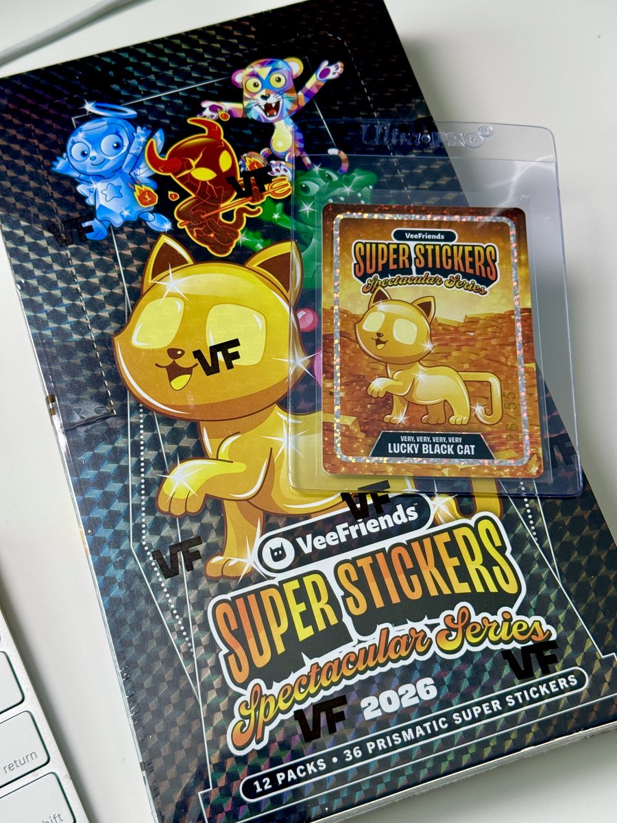 RareGrails's tweet image. Gold on Gold Very Lucky Black Cat Spectacular Series Card /55✨ Rare. Clean. Special.

#VeeFriends 🤩✨

@garyvee @veefriends @djcoffman @adamripps @jeremyknowsVF @VeeFriendsCards @krainak