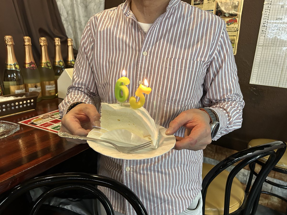 tad_hiro1's tweet photo. 先日、球友さんが誕生日ケーキをご馳走してくれました♪
美味しく頂きました。

ありがとうございました。 https://t.co/IXJPnLzztf