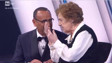 manginobrioches's tweet image. "E noi ai fascisti abbiamo fatto ciao ciao": grazie alla signora #Gianna finalmente su Rai1 si sente una cosa di #sinistra. 

#Sanremo2026 #Sanremo #GiannaPratesi