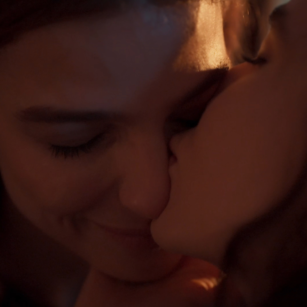 tvglobo's tweet photo. eu em prantos nessa cena junto com a duda 💛

PRIMEIRA VEZ LOQUINHA #TrêsGraças https://t.co/WX0pQvtrhv