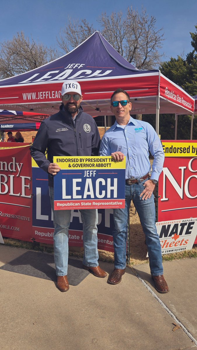 leachfortexas's tweet photo. It’s been a wonderful — and very windy — 8th day of Early Voting in #HD67! One hour left til the polls close at 7pm. We’re here and would love to see you and say hello if you haven’t yet voted! #txlege https://t.co/o2gUFISiYZ
