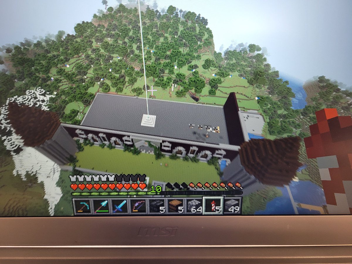 Landryj38's tweet photo. Front tower ✅ floors done ✅
So much grinding 😂 but honestly… best kind of grind.
Two more walls to go and then it’s roof design time 👀🔥
That’s when it really starts coming together!
#Minecraft #MegaBase #SurvivalGrind #BlockByBlock #MinecraftBuild https://t.co/FWhvdkhak5